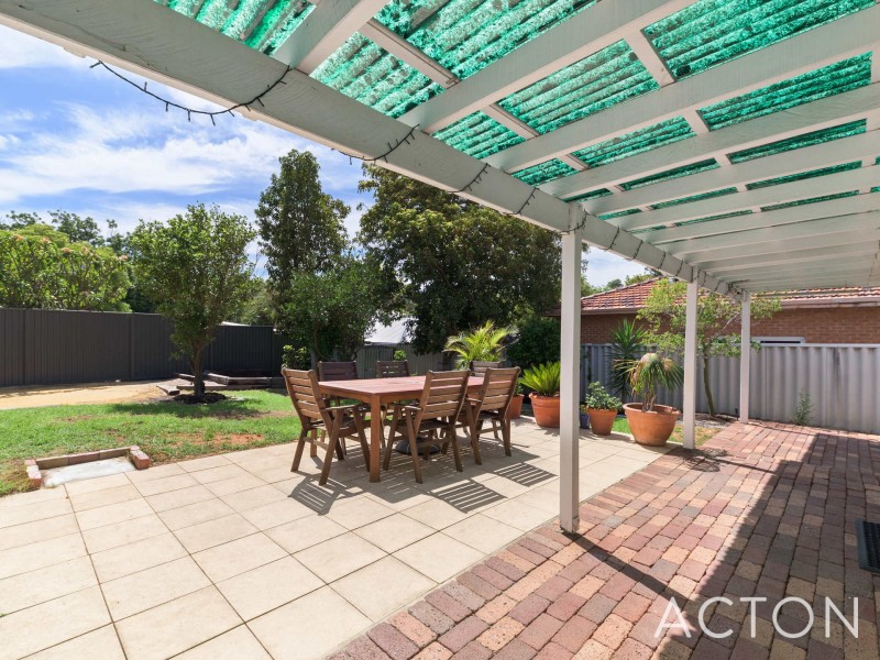 18 Holmes Place, Hilton WA 6163