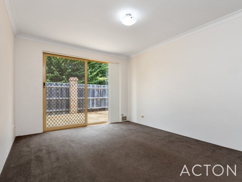 1/15 Moore Gardens, Kardinya WA 6163