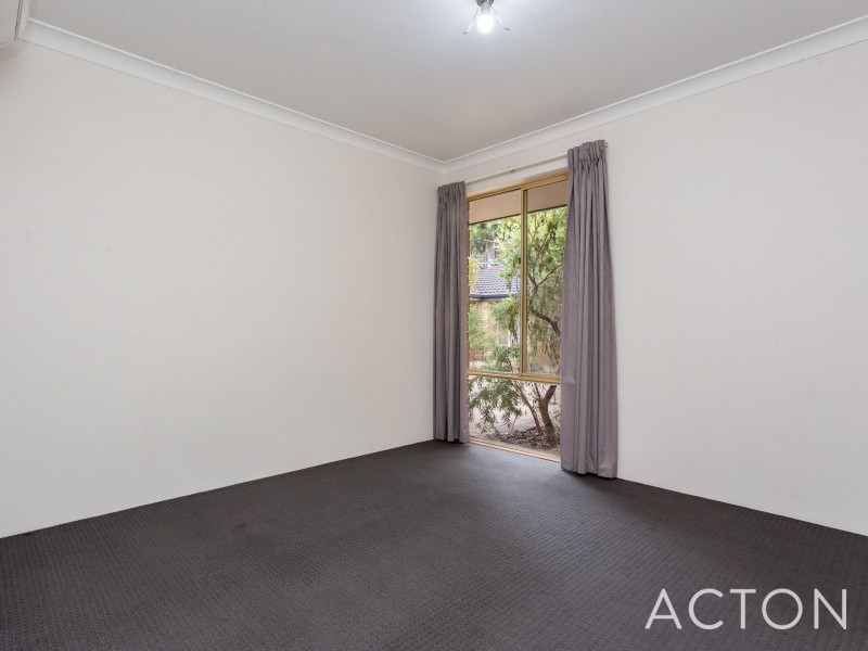 1/15 Moore Gardens, Kardinya WA 6163