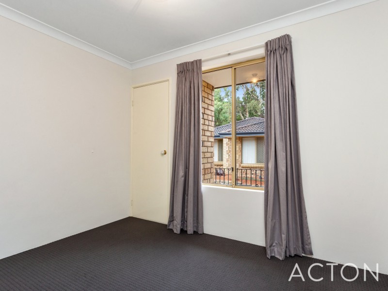 1/15 Moore Gardens, Kardinya WA 6163