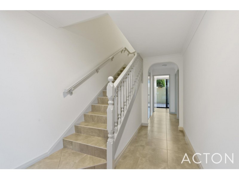 2/33 King George Street, Victoria Park WA 6100