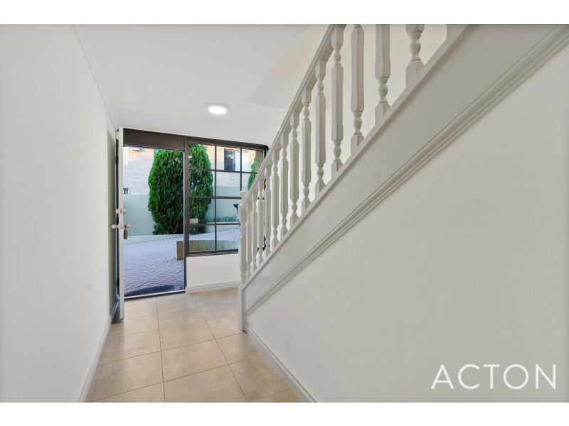 2/33 King George Street, Victoria Park WA 6100