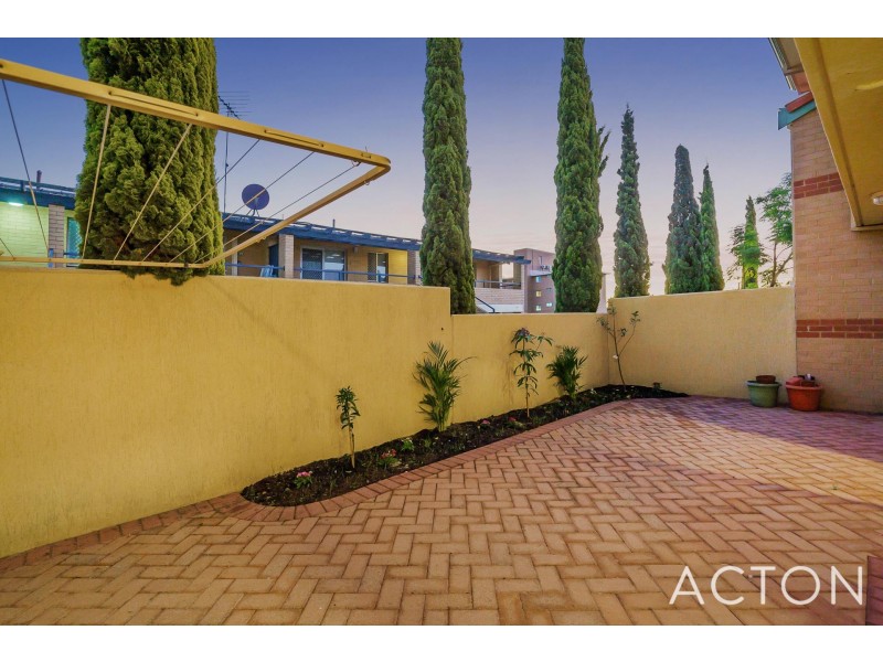 2/33 King George Street, Victoria Park WA 6100