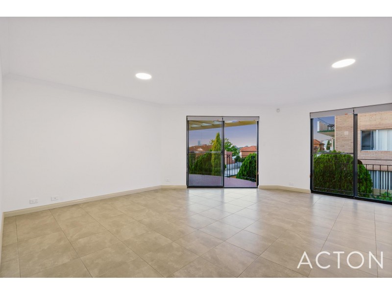 2/33 King George Street, Victoria Park WA 6100