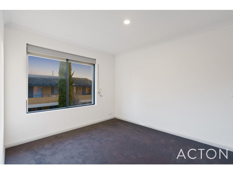 2/33 King George Street, Victoria Park WA 6100