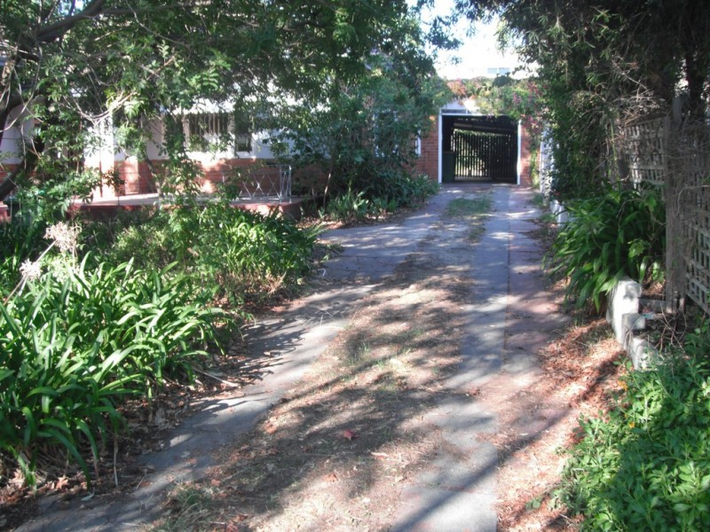 26 Hynes Road, Dalkeith WA 6009