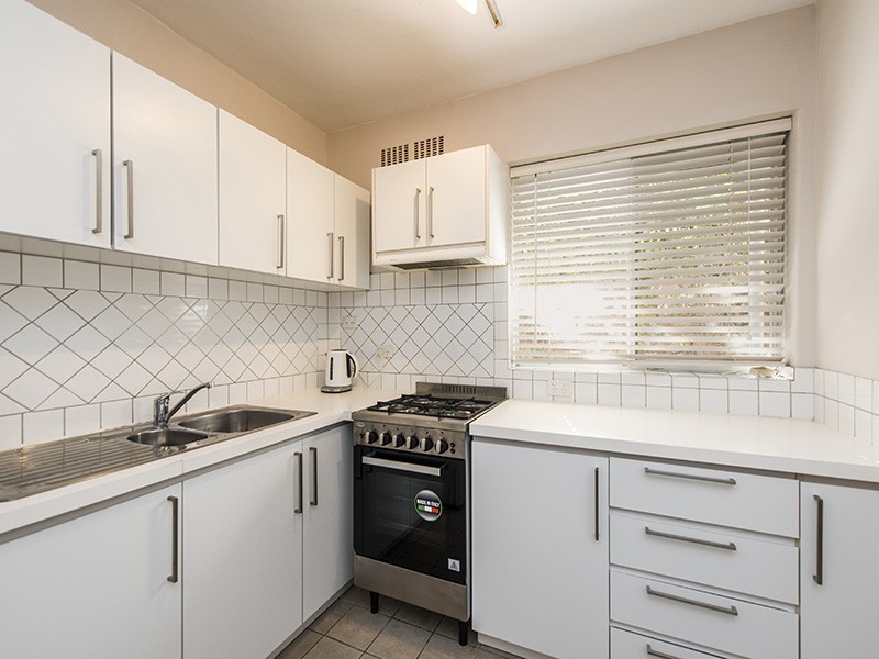 1/136A Broadway, Crawley WA 6009