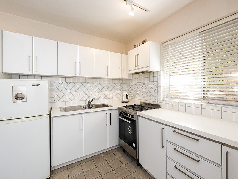 1/136A Broadway, Crawley WA 6009