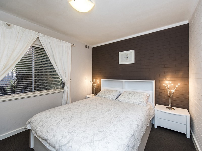 1/136A Broadway, Crawley WA 6009