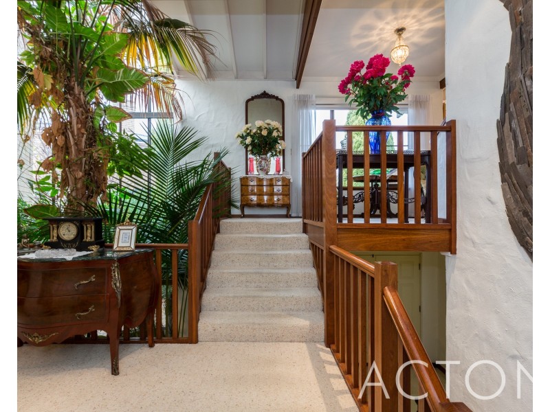 19 Riverton Drive West, Rossmoyne WA 6148