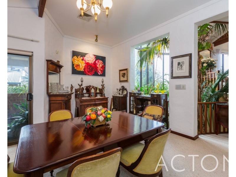 19 Riverton Drive West, Rossmoyne WA 6148