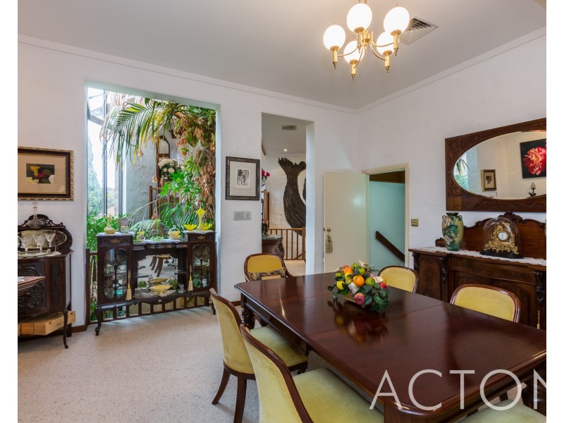 19 Riverton Drive West, Rossmoyne WA 6148