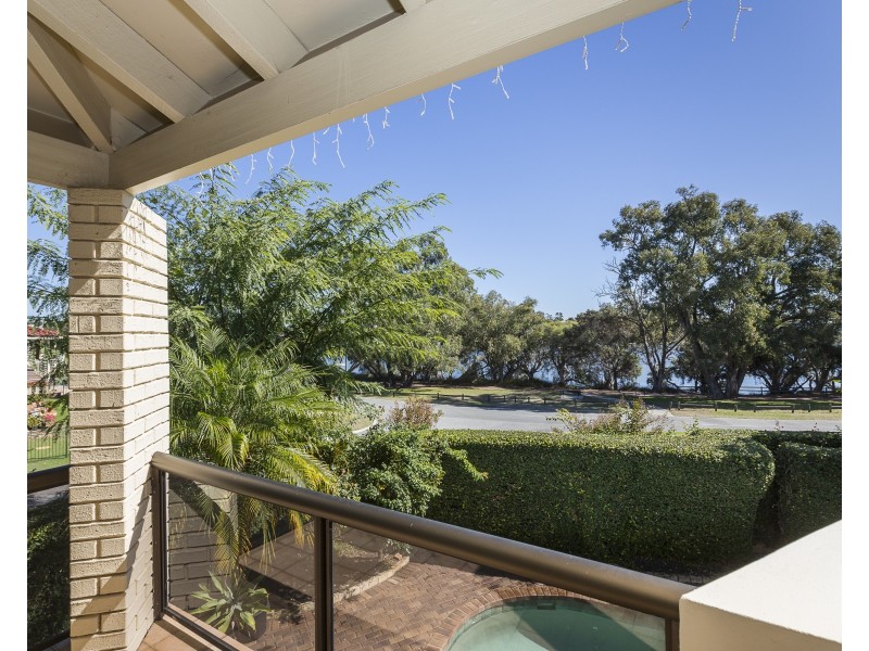 19 Riverton Drive West, Rossmoyne WA 6148