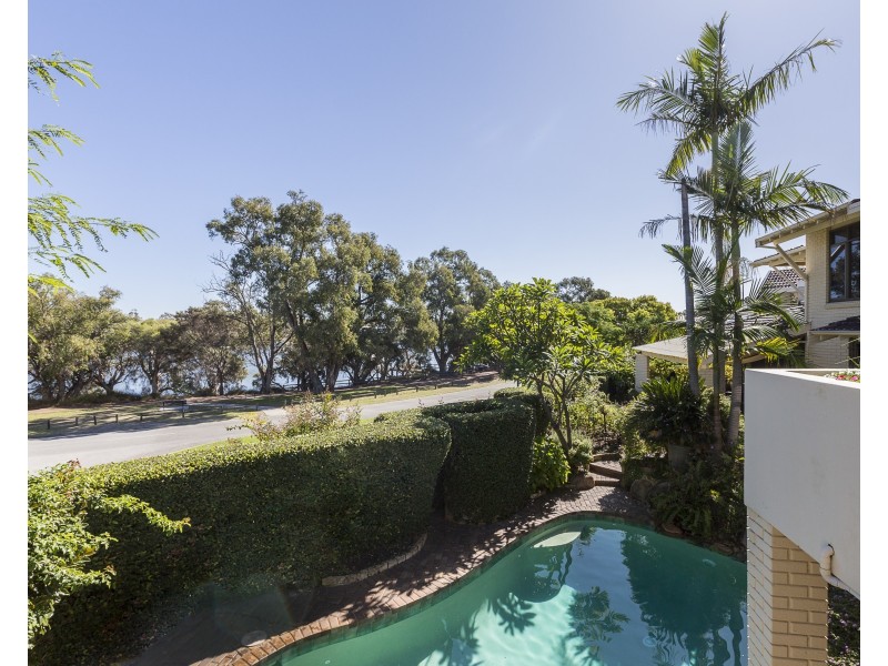 19 Riverton Drive West, Rossmoyne WA 6148