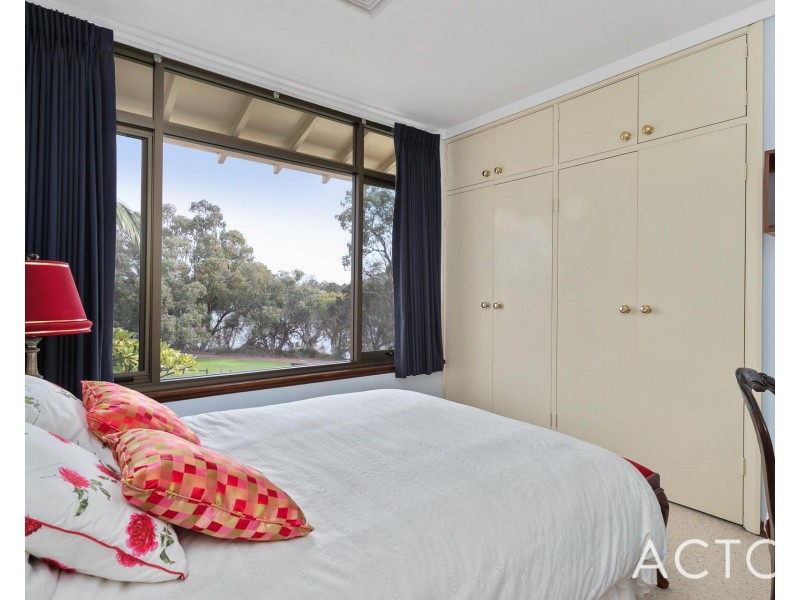 19 Riverton Drive West, Rossmoyne WA 6148