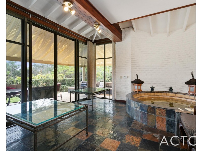 19 Riverton Drive West, Rossmoyne WA 6148