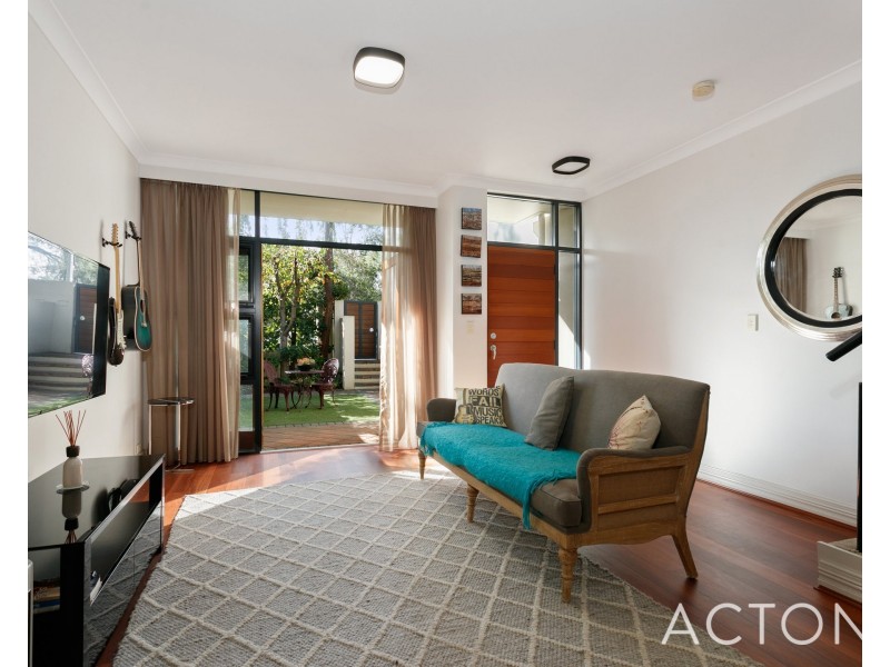 23/2 Quintilian Road, Mount Claremont WA 6010