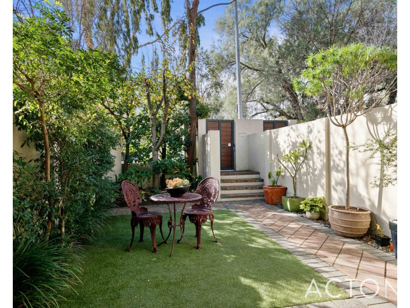 23/2 Quintilian Road, Mount Claremont WA 6010