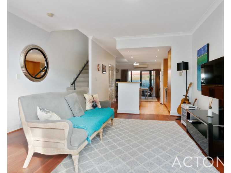 23/2 Quintilian Road, Mount Claremont WA 6010