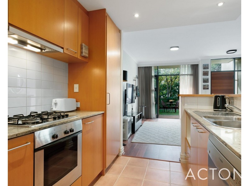 23/2 Quintilian Road, Mount Claremont WA 6010