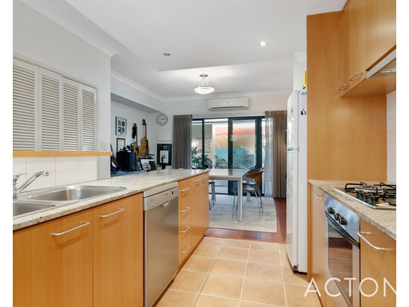 23/2 Quintilian Road, Mount Claremont WA 6010