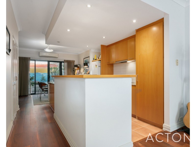 23/2 Quintilian Road, Mount Claremont WA 6010