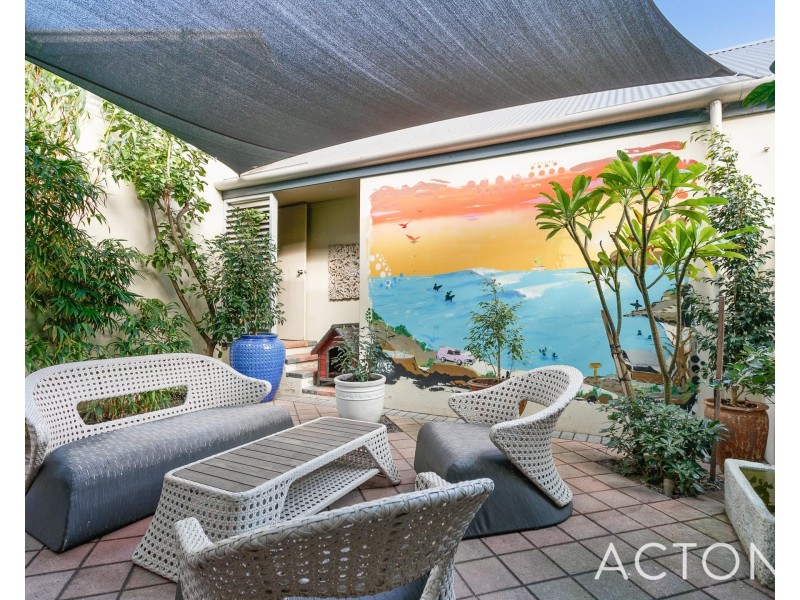 23/2 Quintilian Road, Mount Claremont WA 6010