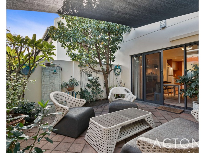 23/2 Quintilian Road, Mount Claremont WA 6010