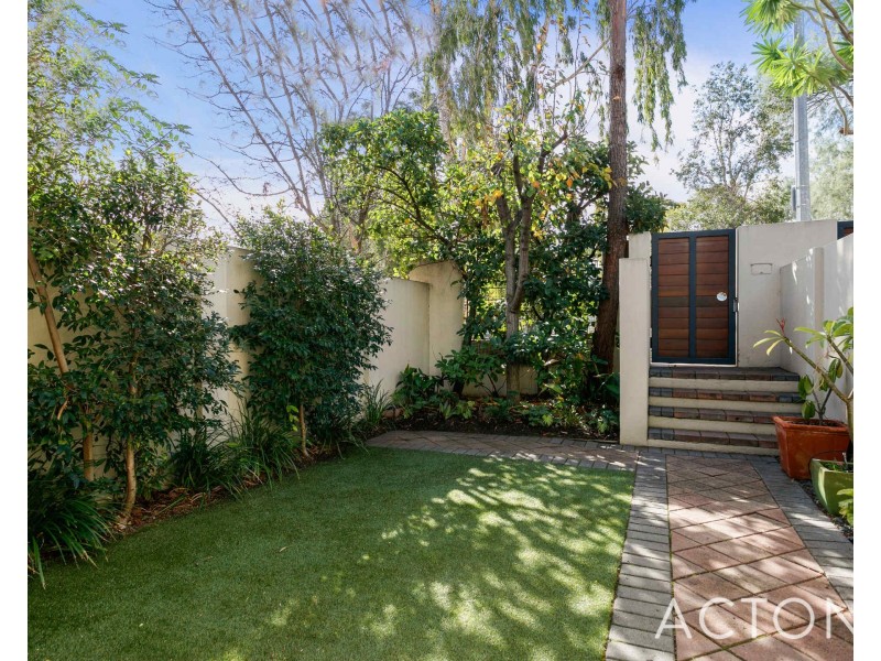 23/2 Quintilian Road, Mount Claremont WA 6010