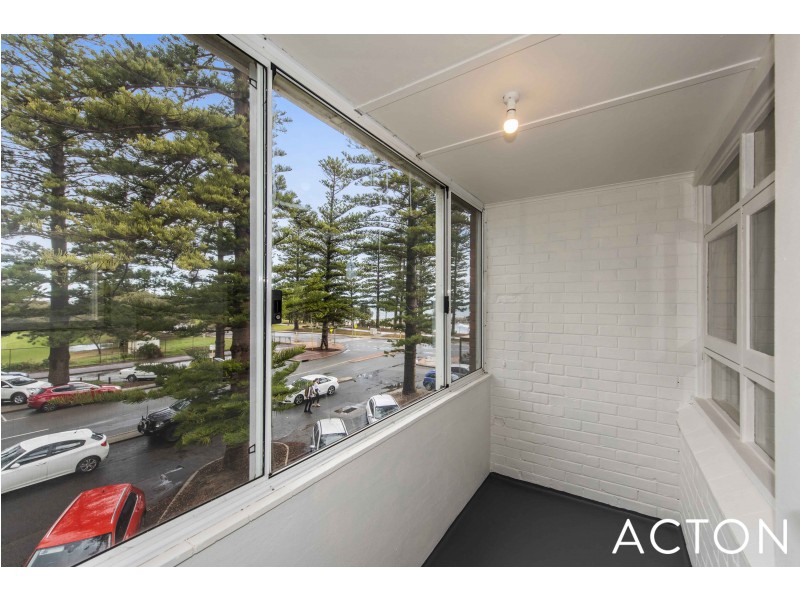 9/2 Forrest Street, Cottesloe WA 6011