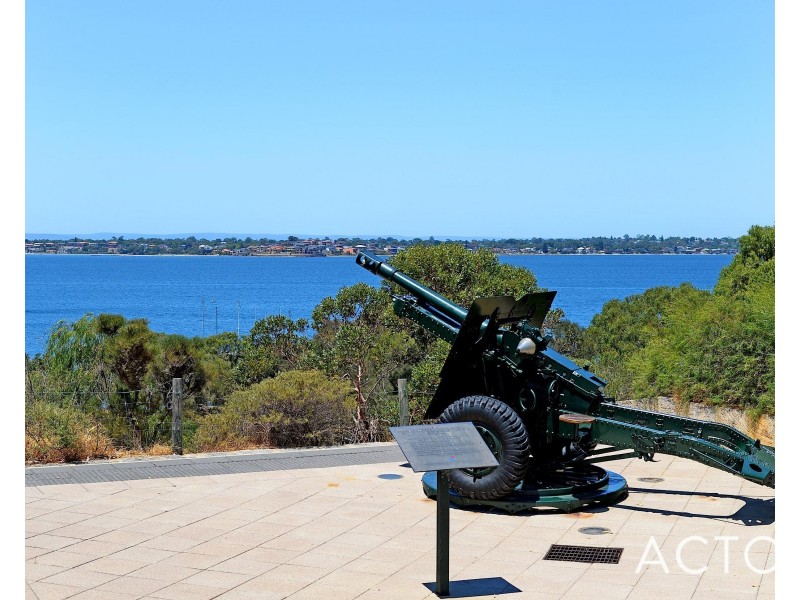 13 Hobbs Avenue, Dalkeith WA 6009