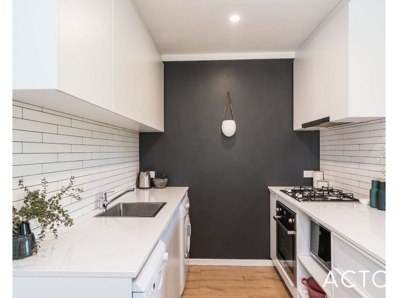 33/11 Stirling Road, Claremont WA 6010