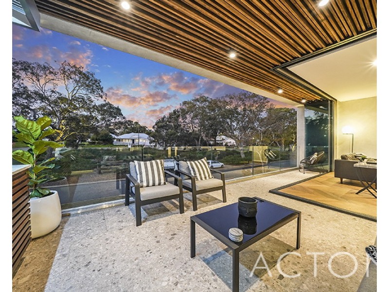 4 Hurdles Drive, Floreat WA 6014