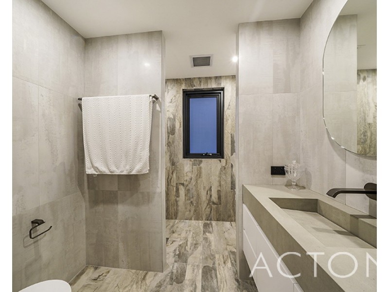 4 Hurdles Drive, Floreat WA 6014