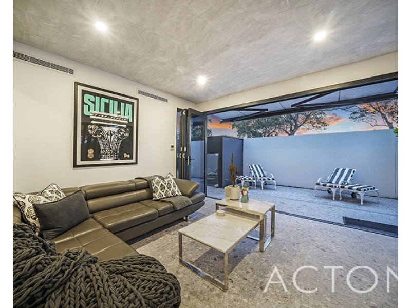 4 Hurdles Drive, Floreat WA 6014