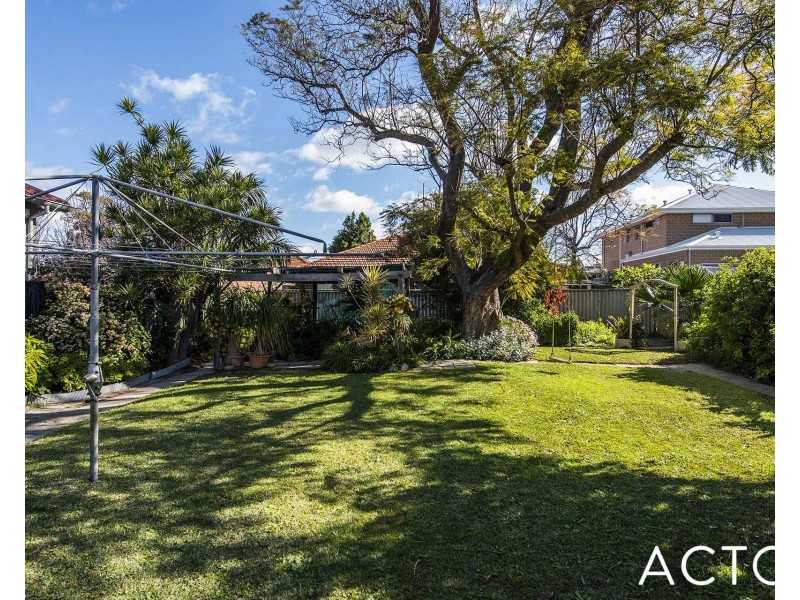 11 Holland Street, Wembley WA 6014