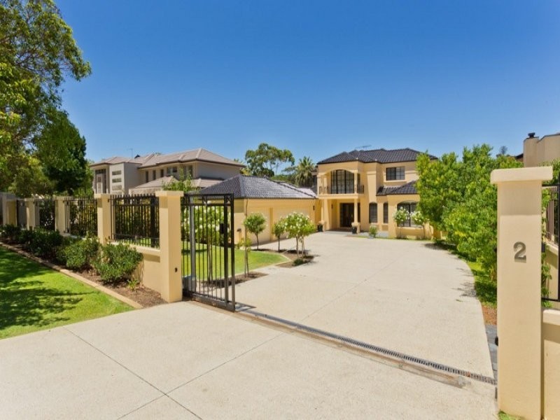 2 Viking Road, Dalkeith WA 6009