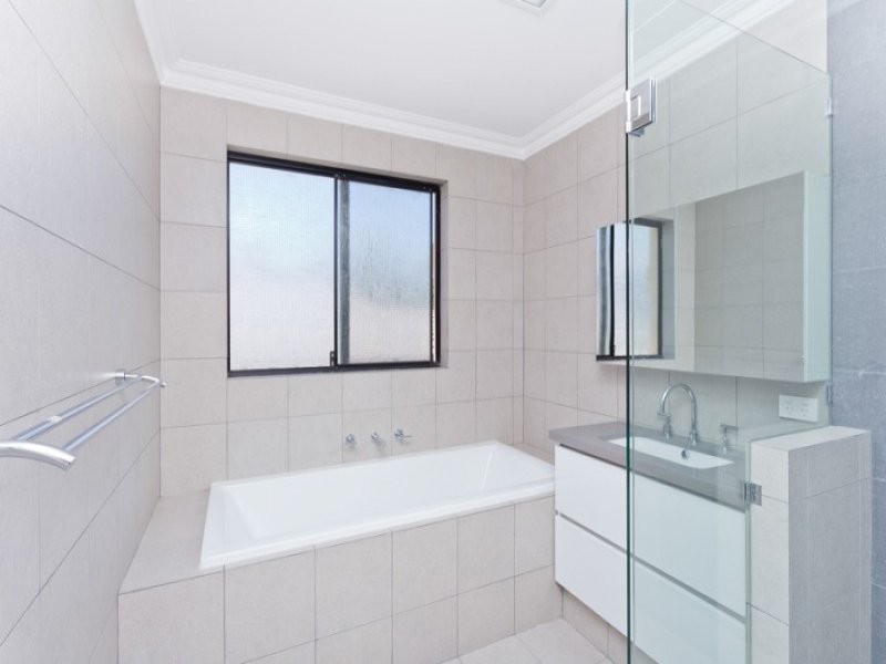 2 Viking Road, Dalkeith WA 6009