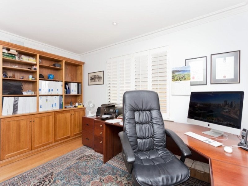 2 Viking Road, Dalkeith WA 6009