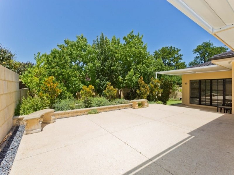 2 Viking Road, Dalkeith WA 6009