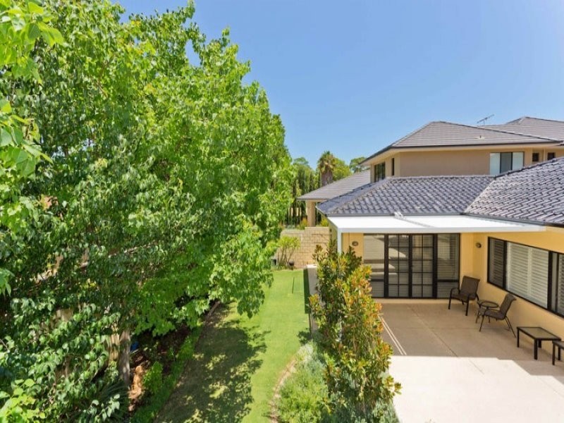 2 Viking Road, Dalkeith WA 6009