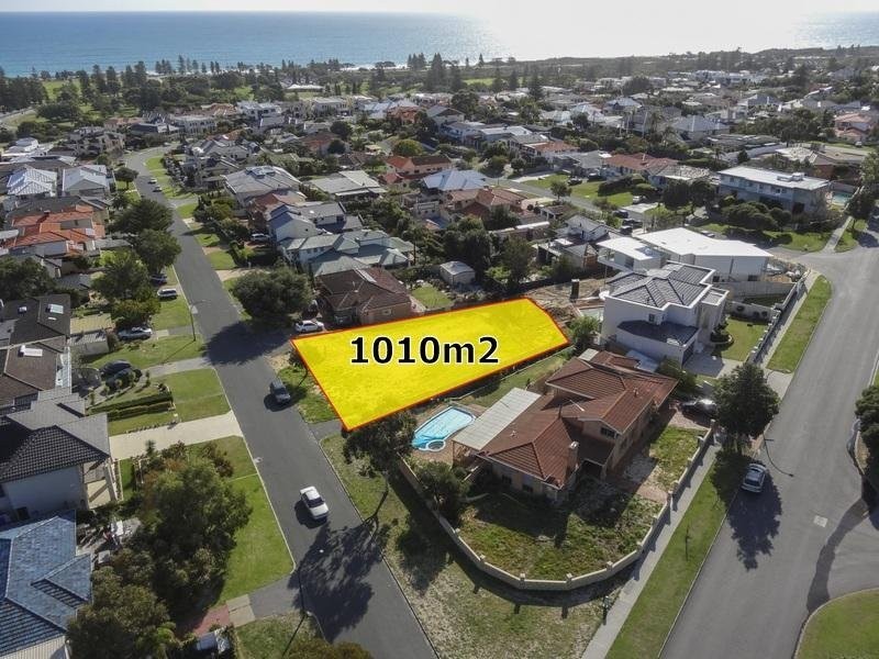 4 Windarra Drive, City Beach WA 6015