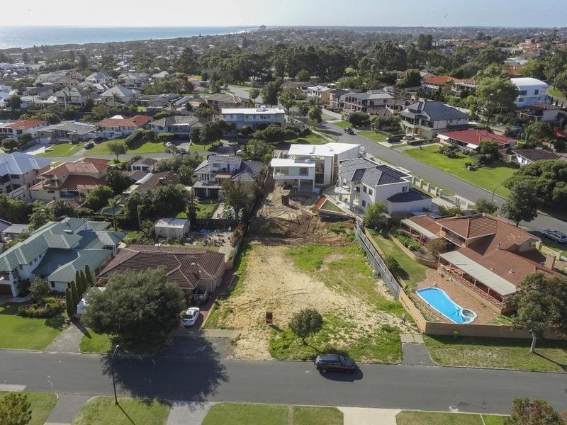 4 Windarra Drive, City Beach WA 6015