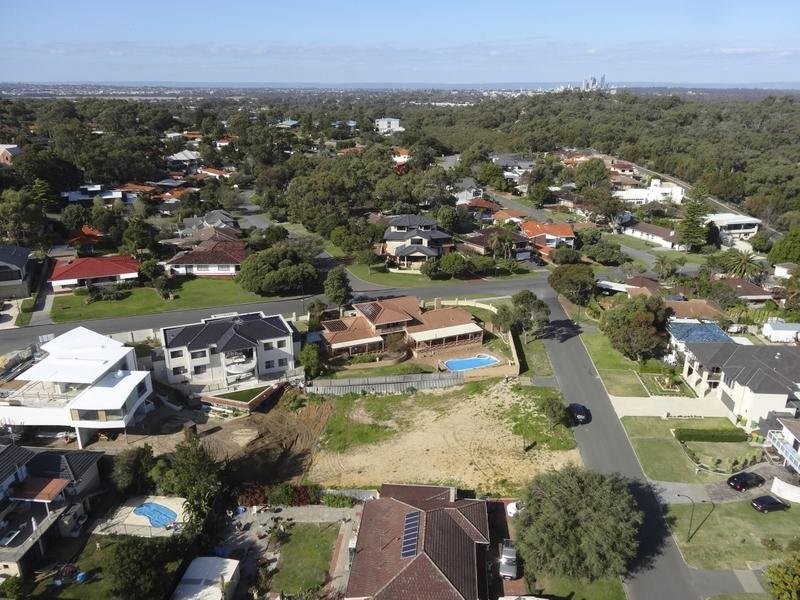 4 Windarra Drive, City Beach WA 6015