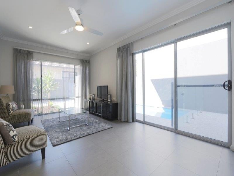 118A Mary Street, Como WA 6152