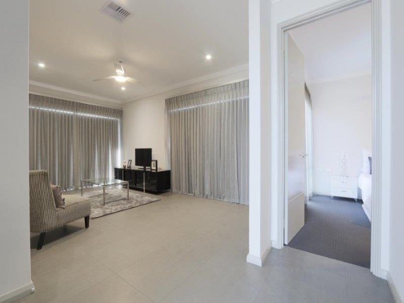 118A Mary Street, Como WA 6152