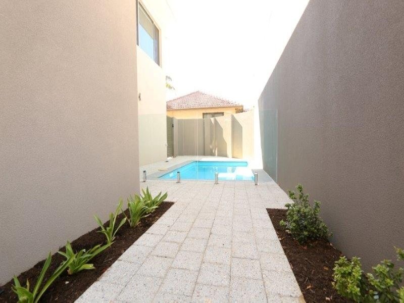 118A Mary Street, Como WA 6152