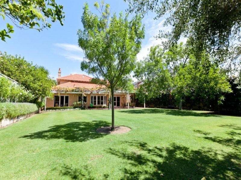 65 Viking Road, Dalkeith WA 6009