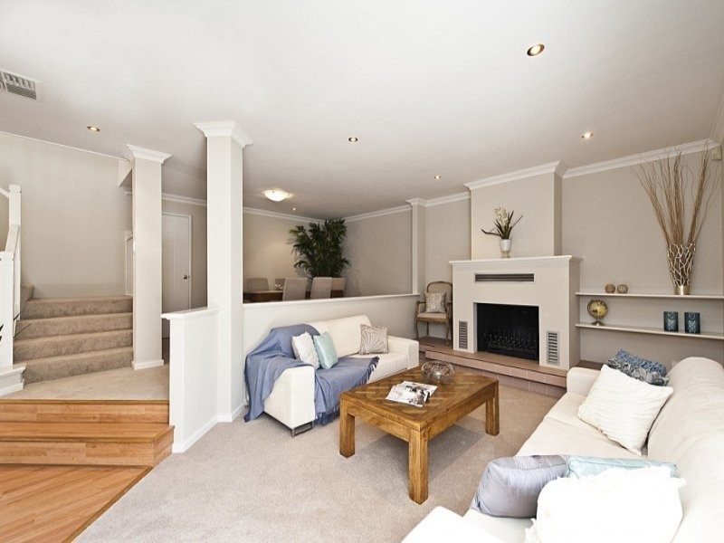 8 Viking Road, Dalkeith WA 6009