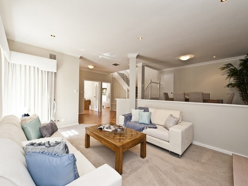 8 Viking Road, Dalkeith WA 6009